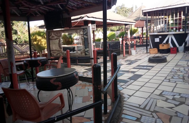 1000 Thousand Psalms Hotel