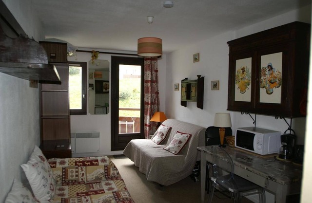100m from resort center, parking, tv, ski locker, 18m², Les 7 Laux