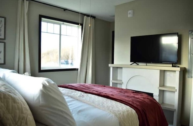 102 - New, Modern & Comfortable 1 Bedroom Apt