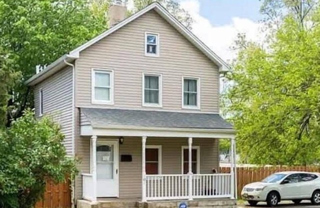 107 Quaint Renovated Single Family 3 Bdrm House