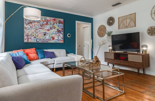 10min to SXSW/UTStadium/Downtown - 20min to F1/COTA- Flexible Terms-PetsOK