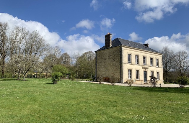 11-room, 5-bedroom house (sleeps 9) in the Perche region of France