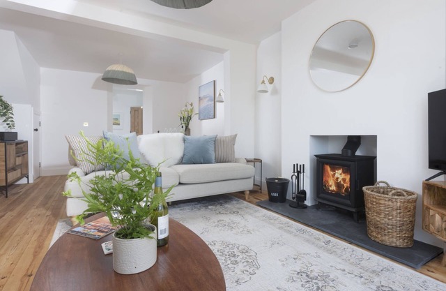 11 Tywarnhayle House - Pet Friendly/close to beach