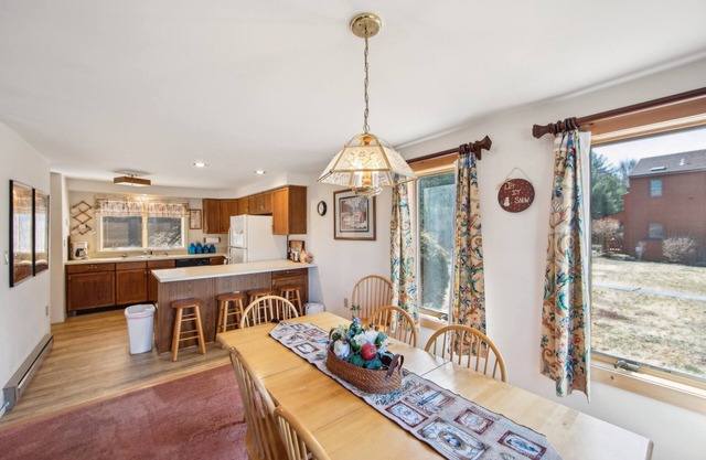 11D - Spacious & Family-Friendly Getaway 3 Bedroom Townhouse by The Summit at Gore Mountain