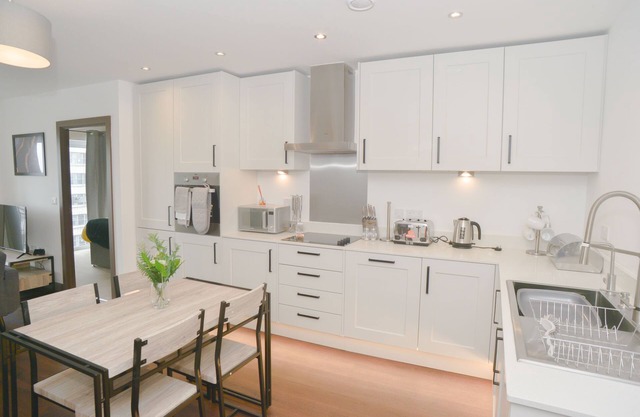 11th Floor,Newly built 2-bedroom flat in Central Southend, free parking