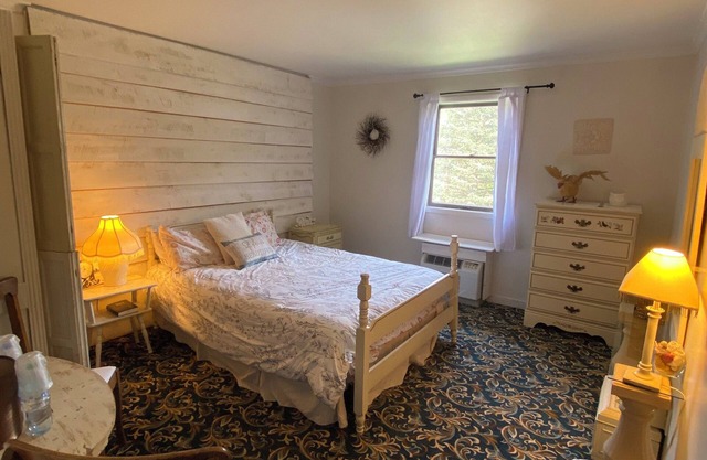 12-White Room