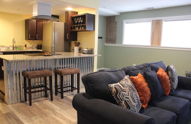 125 Cedar 1 · Apartment in Kalamazoo + WI-Fi + Garage + Laundry