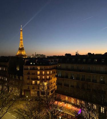 12m2 room with view on Eiffel Tower