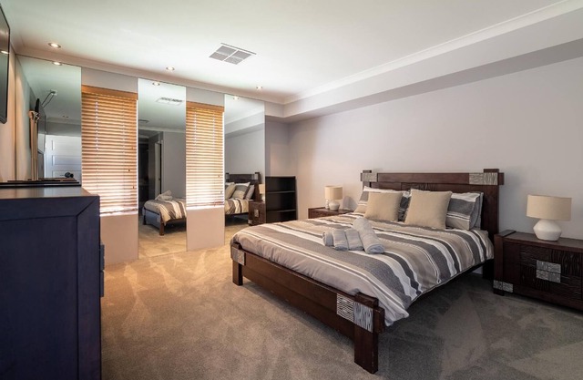 13 Home Close to Swan Valley in Brabham Family perfect