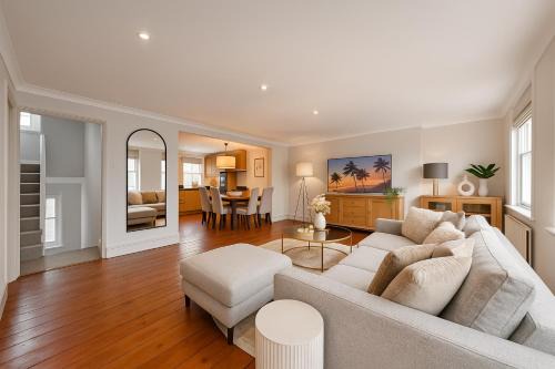 1300ft Fitzrovia Soho 2B2B by Tottenham Court Road Station Elizabeth line & Oxford Street