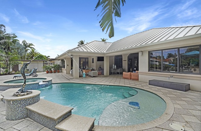 144' New River Dock DT! Sailfish Pool, Hot Tub, Pontoon & Fire Lounge Luxury!