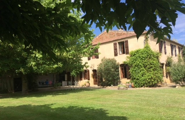 15 minutes from Marciac, beautiful Gascon house with large swimming pool