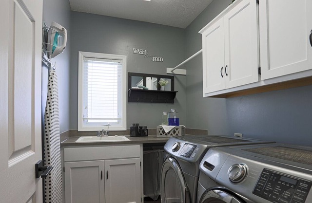 15 minutes from the College world Series