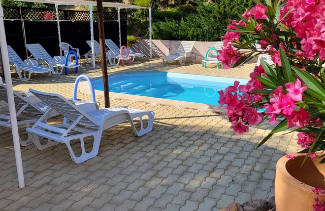 15mn Cannes, Fréjus, Gîte les Mimosas 2à4pers animals contact the owner