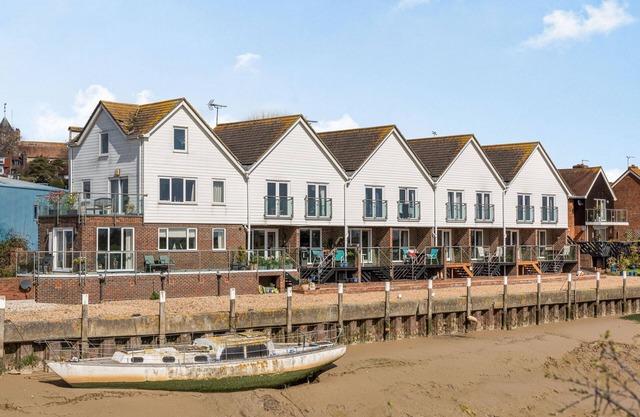 16 THE BOATHOUSE in Rye