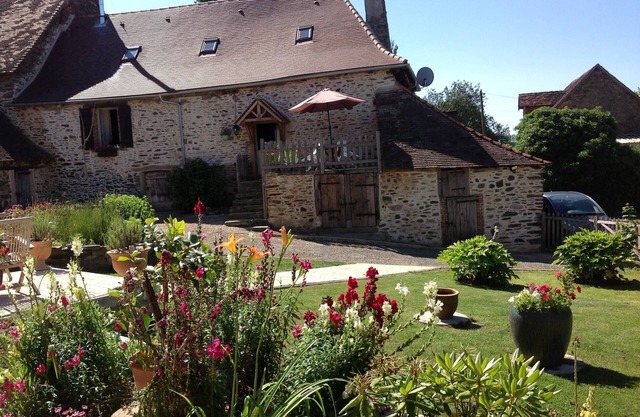 1778 Character Farmhouse In a Large South Facing Garden, Pool & Stunning Views