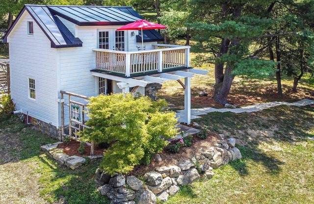 1786 Farm Cottage Honeymoon Suite Renovated 2022