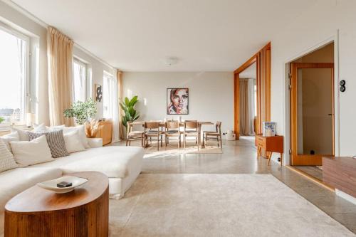 180 Sqm Apartment with Stunning View in Ostermalm