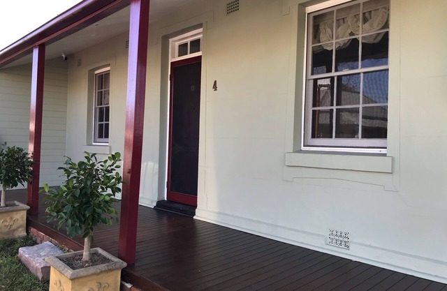 1840s Cottage in historic Windsor