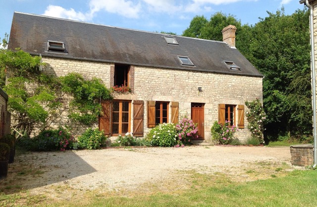 18th Century Stone Farmhouse, Private Heated Pool Own Grounds
