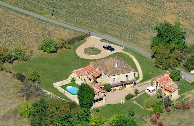 18th-century gîte for 14 people