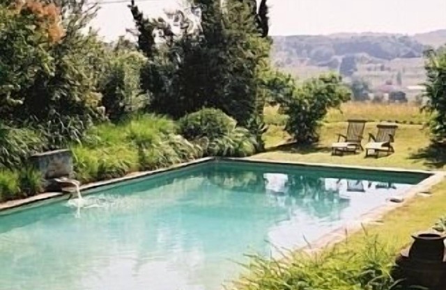 18th Century Hilltop Farmhouse With Views Of The Pyrenees