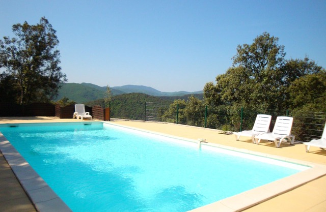 19th century mill. Private swimming pool. Luxurious services. Very peaceful