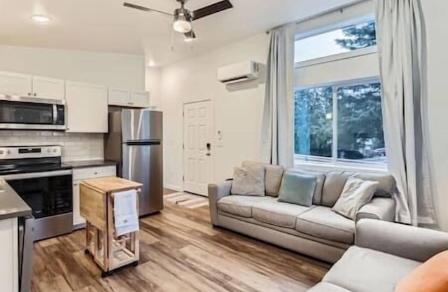 1Bd close to Nike, Intel & Train