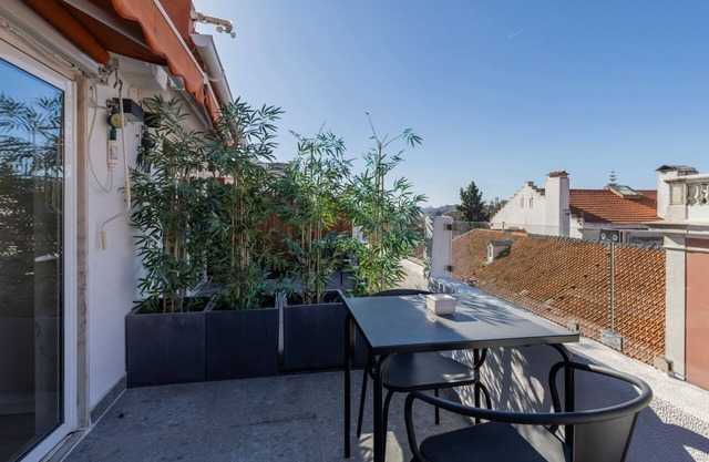 1BDR Apartment w/AC and Terrace by LovelyStay