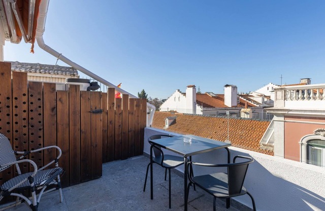 1BDR Apartment w/Terrace and View by LovelyStay
