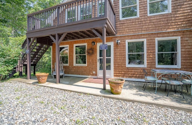 1BR Luxury Room w/King Bed. Boutique Resort w/Hot Tub, Mountain Views and Pool