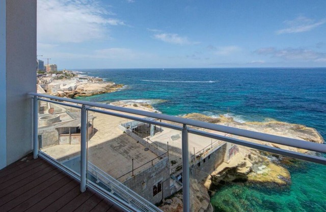 1BR on the Sliema Tigne waterfront with Terrace!