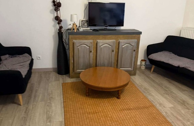 1ST FLOOR APARTMENT FACING THE PARK