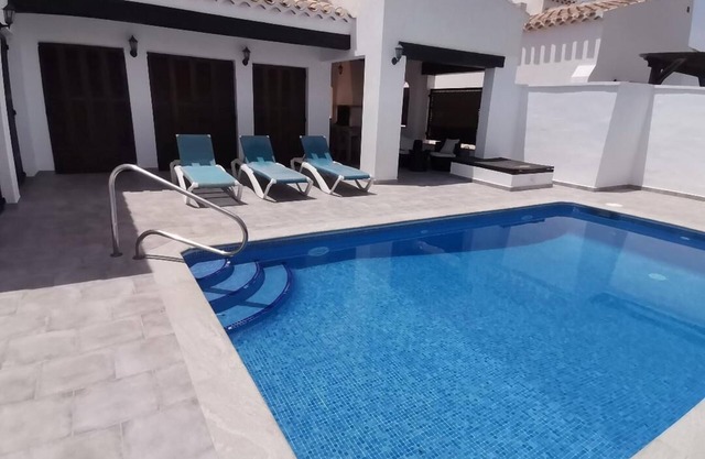 1st Line Golf Villa 2, private Pool and sky Package, 20 mins from Murcia/city