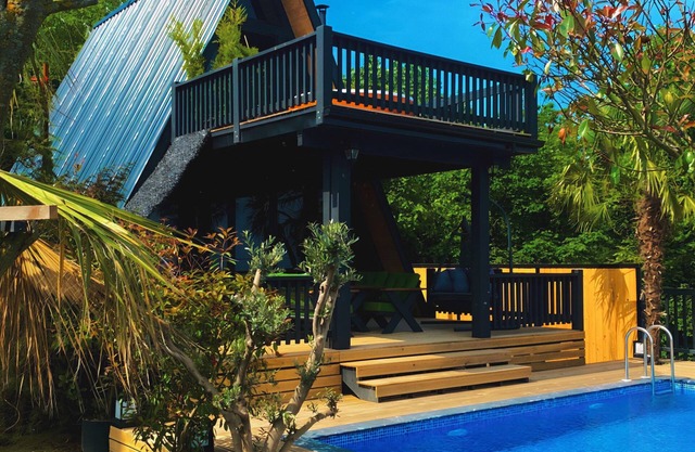 2+1 Lake view - Private heated pool - Jacuzzi - 5 person bungalow