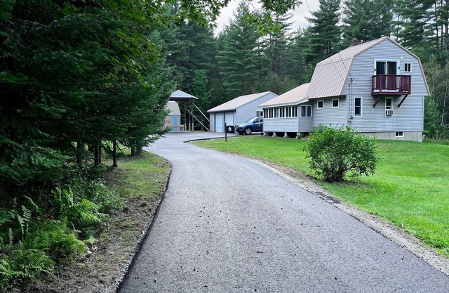 2 bd private cabin,50 min to ski&snowmobile,Walk trails, 30 acre.1 pet allowed