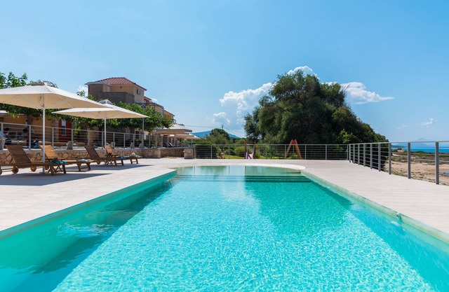 2 bd villa, pet friendly in Messinia with sea view. Family-friendly and quiet.