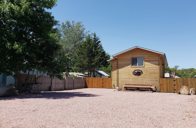2 bdrm, 3 beds. Quiet Retreat. Fenced in Unit, pet friendly!