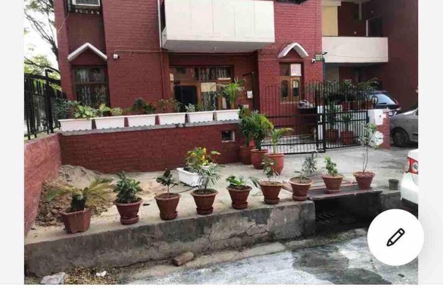 2 BDRM APARTMENT with Kitchen and AC, Parking