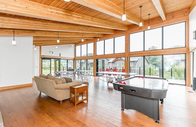 2 bed 1.5 bath Villa on Lake Muskoka