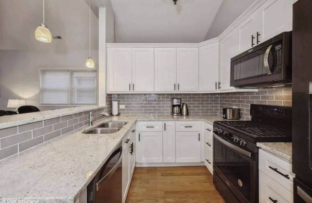 2-Bed 2-Bath Apt | close to UC w/Free Parking