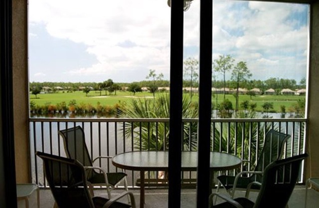 2 BED 2 BATH CONDO ON GOLF COUNTRY CLUB COMMUNITY WATER AND GOLF VIEWS