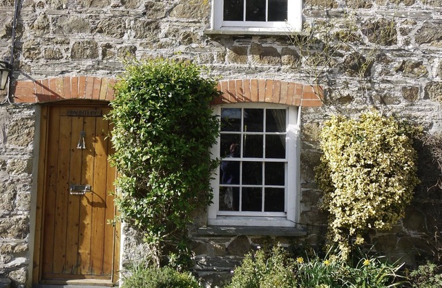 2 bed Cornish dog-friendly holiday cottage, near Rock, North Cornwall, UK.
