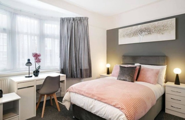 2 Bed Garden Flat Sleeps 6 Close to Brixton