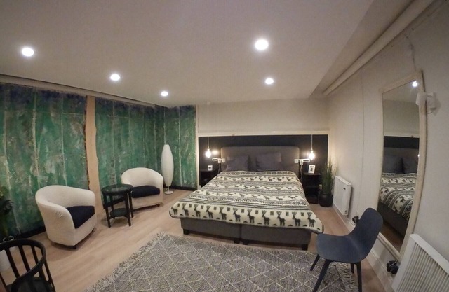 2 Bed Retreat - Sleeps 4 - Pets - Parking - Wifi