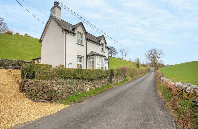 2 bedroom accommodation in Capel Garmon, near Betws-y-Coed