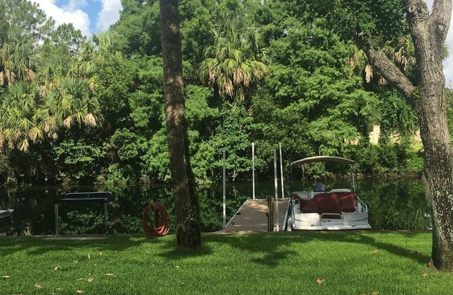 2 Bedroom 1.5 Waterfront Condo In Beautiful Crystal River