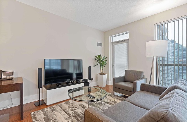 2 Bedroom/2 Bathroom Deluxe Suite