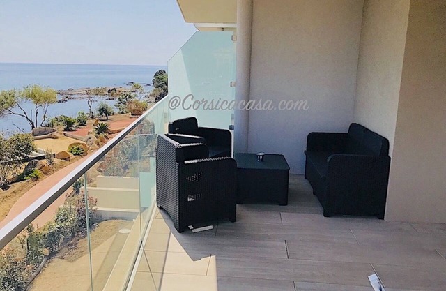 2-BEDROOM, 2-BATHROOM LUXURY APARTMENT WITH SEA AND HARBOR VIEW AND INFINITY POOL