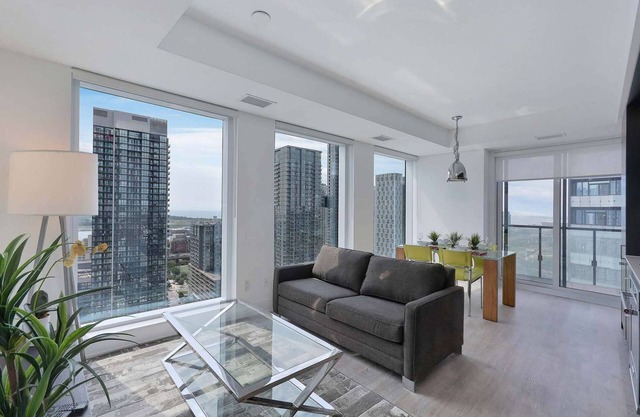 2 Bedroom/2 Bathroom Suite